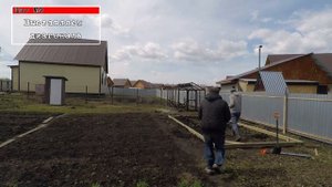 Как легко и непринужденно установить и обшить теплицу.