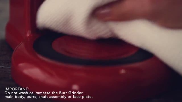 KitchenAid - Az elektromos kávédaráló tisztítása és karbantartása смотреть онлайн