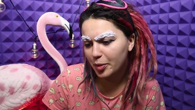 ОСТАЛАСЬ БЕЗ БРОВЕЙ | КРАШУ БРОВИ | ВИКА КАРТЕР смотреть онлайн