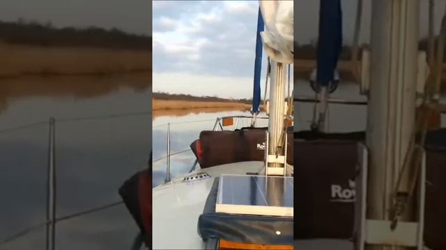 Approach to Sutton Staithe on the Norfolk Broads #norfolkbroads #boat #sailing #broads