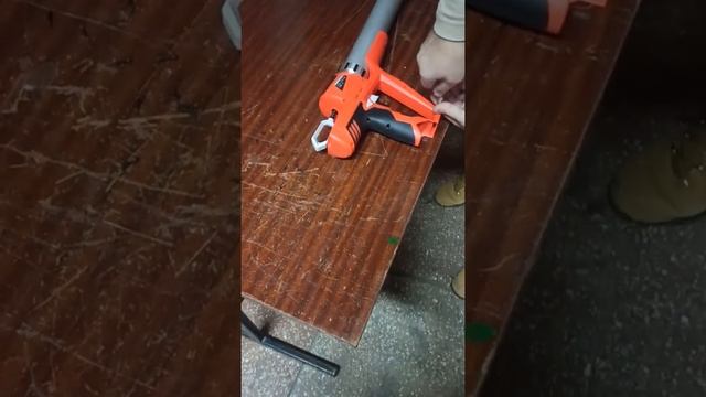 Вскрытие неисправного пистолета для герметика смотреть онлайн