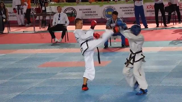 Anton Ogorelkov (BUL) v Evgeny Otsimik (RUS) Male -57kg Sparring Final смотреть онлайн