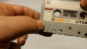 Старые аудио кассеты, спасённые от японской свалки