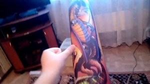 Показываю надувной боксерский мешок