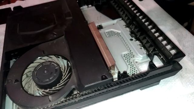 Как разобрать Playstation 4 Pro и почистить от пыли или как выбрать игровую консоль Б/У? смотреть онлайн