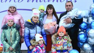 Выписка из роддома!!! У нас 6 дочек и сыночек.