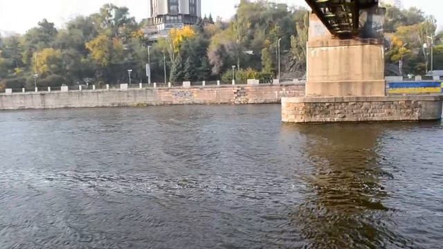 Трофейная щука с берега г.Днепра (о.Монастырский) смотреть онлайн