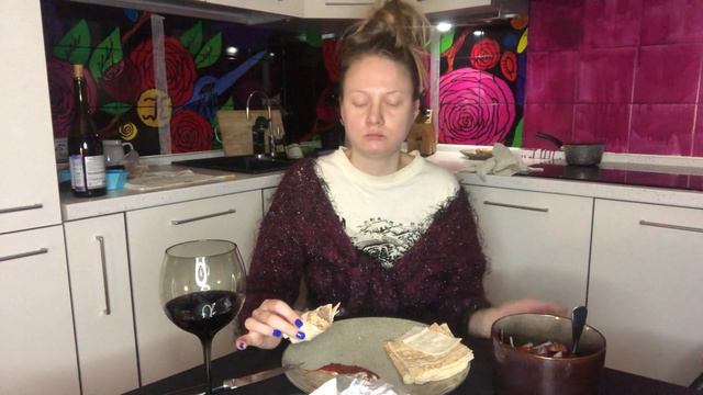 ПЯТНИЧНЫЙ МУКБАНГ // МОЯ МАМА НАРЦИСС смотреть онлайн