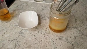 Маска эмульсия для волос на основе какао масла.