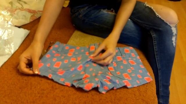 Веселые шортики с открытой попкой