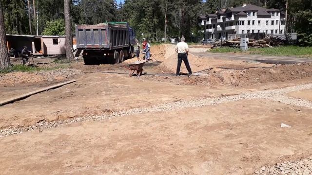 Подготовка основания под ленту фундамента: песок, щебень. belstroika.ru смотреть онлайн