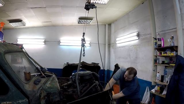 ПОБЕДА ГАЗ М-20 СЛОЖНЕЙШЕЕ СНЯТИЕ МОТОРА И КОРОБКИ !!!!!