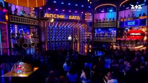У Тины Кароль случайно расстегнулось платье в эфире