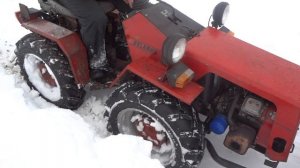 Беларус МТЗ 082 / мтз 132 Чистит снег и сугробы 30 см. Часть 1. Mini tractor vs Arctic invasion!