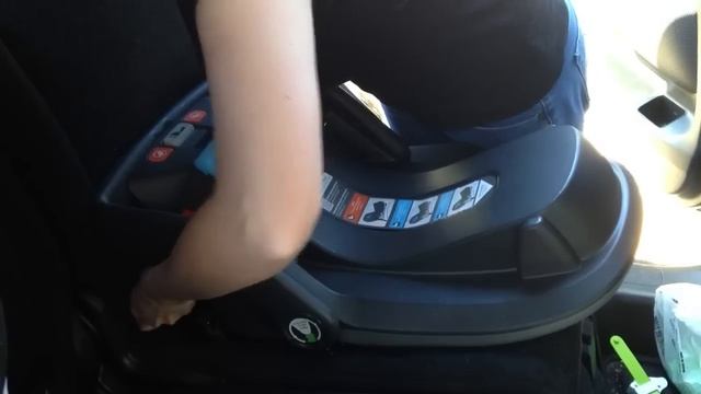 CarseatBlog.com Review: Installation of UPPAbaby Mesa Infant Carseat Base