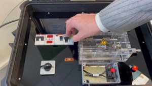 Эксперимент с искрением (Чемоданчик).mov