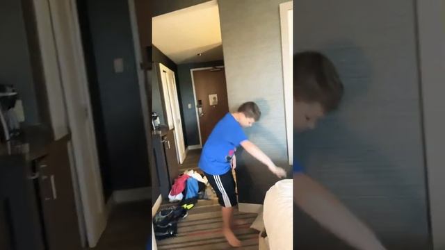 The dark magic pillow fight смотреть онлайн