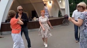 ЗАМАНИЛА, СОБЛАЗНИЛА! ТАНЦЫ В ПАРКЕ ГОРЬКОГО