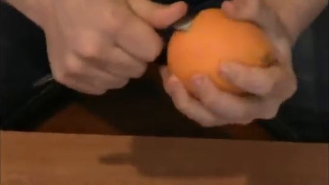 Как быстро почистить апельсин - простой способ. смотреть онлайн