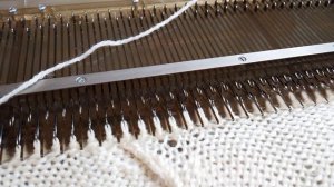 Вязальная машина Ладога-1. Чистая машинка - белое остаётся белым.