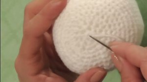 Пасхальная курочка-наседка крючком.  Часть 1 (голова, туловище, клюв, гребешок)