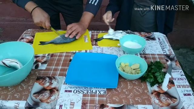 Рыба Дорадо на мангале смотреть онлайн