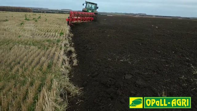 плуг OPaLL-AGRI ORION8 с трактором John Deere 8320R