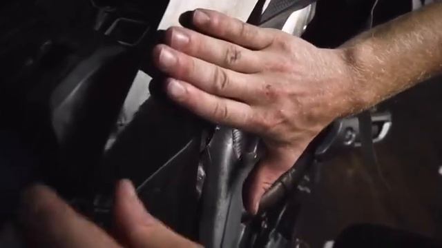 Как клеить наклейки (графику) для мотокросса и Эндуро justcat graphics смотреть онлайн