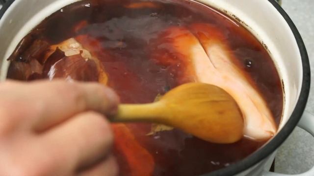 Грудинка в луковой шелухе / Грудинка по домашнему