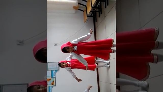 На танцах