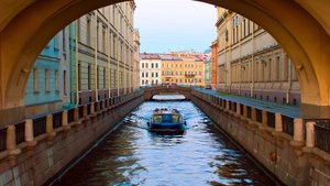 Путешествие по каналам Санкт Петербурга Voyage through the channels of St. Petersburg