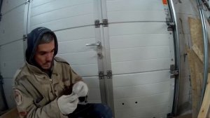 Монтаж гаражных секционных ворот от Alutech - своими руками за 1 день - часть1