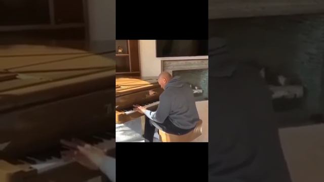 Dr.Dre Playing his Classic "Still Dre" On A Piano #Drdre #Stilldre #GOATProducer смотреть онлайн