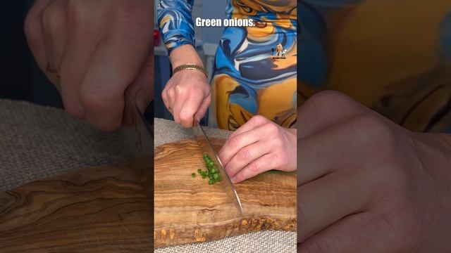 ??? Gebratene Kartoffeln mit Würstchen, Zwiebeln und Eiern. смотреть онлайн