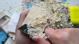 ASMR cutting painted soap cubes, black and yellow set