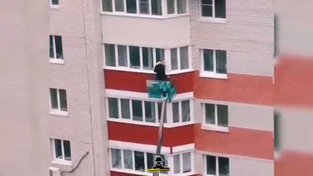 Барнаулец поднялся на вышке и подарил цветы любимой смотреть онлайн