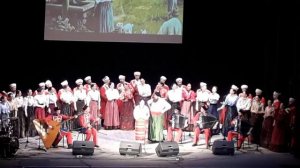 Кубанский хор "Ой мій милий варенички хоче".