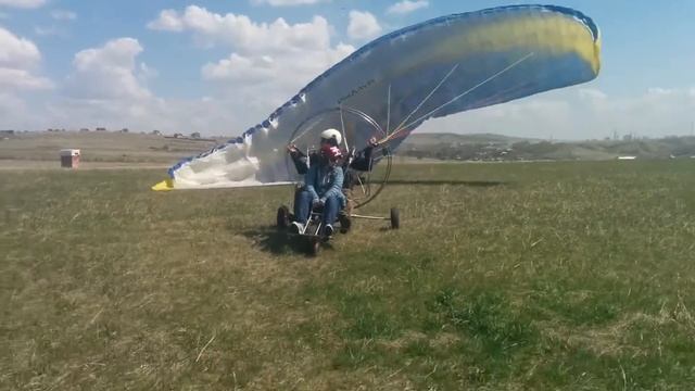 Полёт на мотопараплане в Красноярске. Подарок впечатление от Moremotions.ru смотреть онлайн