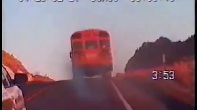 Школьный автобус в полицейской погони. смотреть онлайн