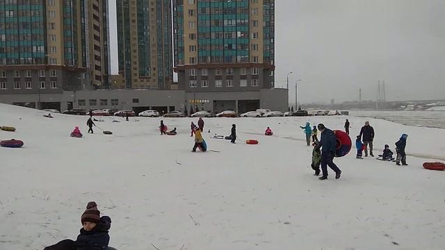 Катания на Ватрушках / у Невы / Russia смотреть онлайн