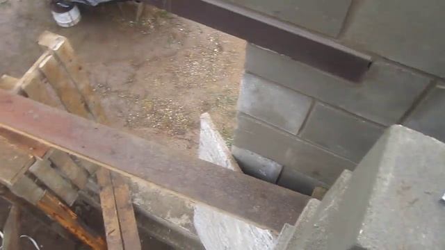 Укладка цементно-песчанных блоков на металические перемычки смотреть онлайн