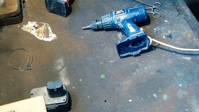 СВОИМИ РУКАМИ- АККУМУЛЯТОРНЫЙ ШУРУПОВЕРТ ОТ СЕТИ - ЭТО ПРОСТО . смотреть онлайн