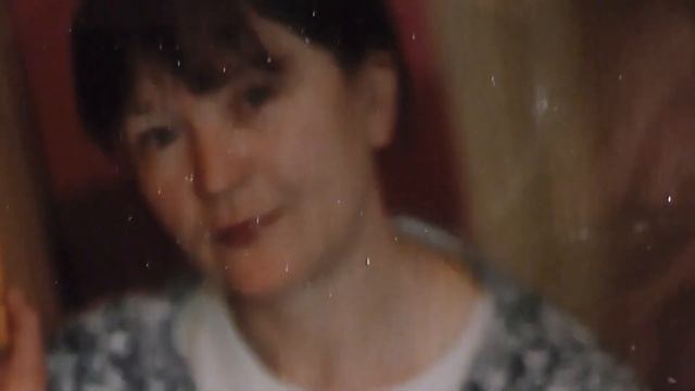 САНБОЙ ПЕРЕСМАТРИВАЕТ СТАРЫЕ ФОТО ВАЛЮШКИ смотреть онлайн