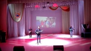 "Перемен требуют наши сердца", песня в исполнении школьного ансамбля