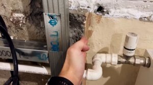 Как спрятать трубы отопления и радиатор?