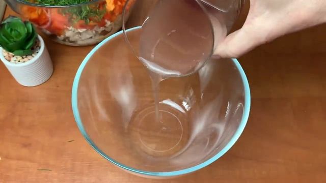 Беру БАНКУ ФАСОЛИ и готовлю потрясающий салат! Вкусный рецепт из простых продуктов! смотреть онлайн