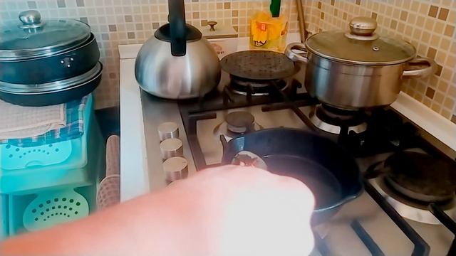 Жаренная кукуруза на сковороде. смотреть онлайн