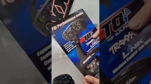 Что подарить на Новый год? Распаковка Traxxas Maxx