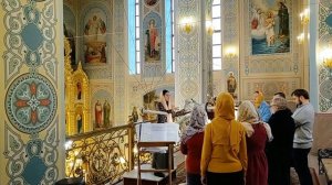 "Трисвятое" (Древнего распева). Регент Екатерина Артюхова.