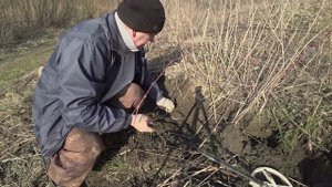 ВЫКОПАЛ КЛАД СТАРИННЫХ КОЛЕЦ!!! НАШЁЛ ЗОЛОТО, ИЗУМРУД, ФИАНИТЫ!